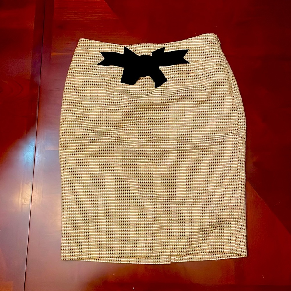 Cute pencil skirt size 2 the limited